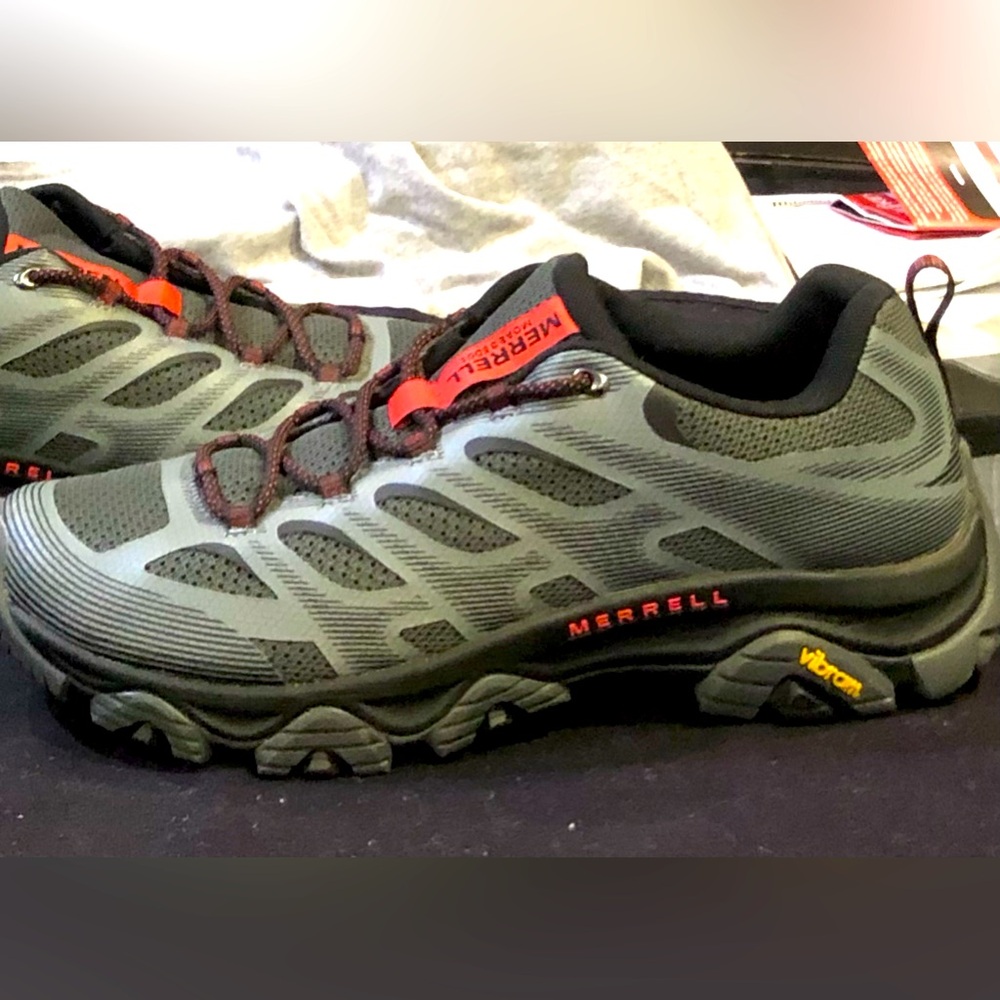 Merrell Men's 11.5 Moab 3 Edge  J035901 Granite.
Shoes in excellent condition